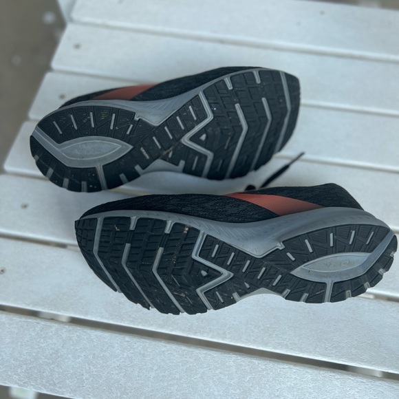 Brooks Launch 7 Mens Size 9 Running Shoes Black Cushioned Lightweight - Picture 2 of 4